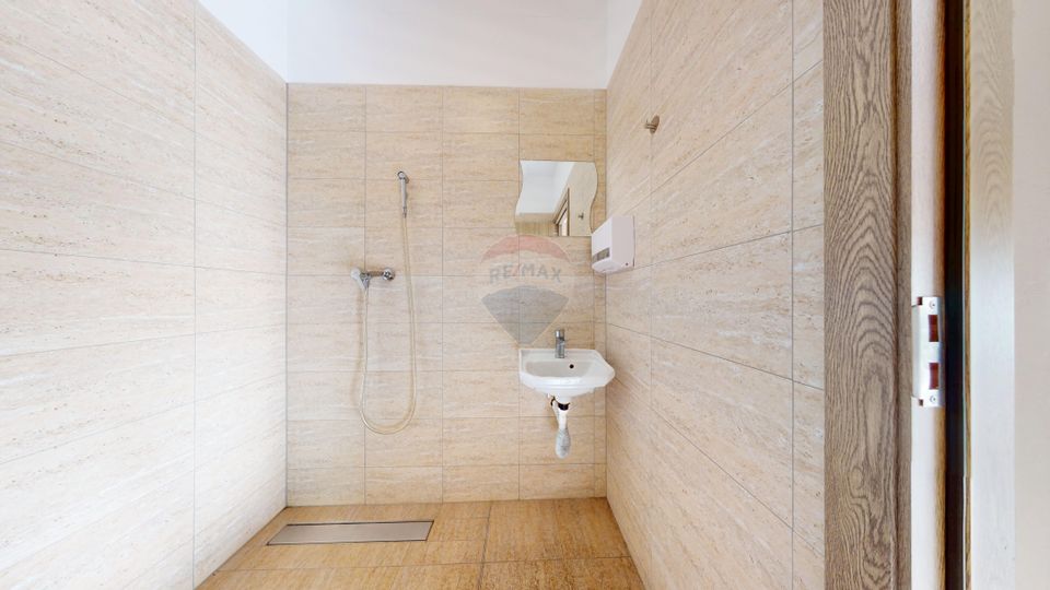 47sq.m Commercial Space for rent, Racadau area