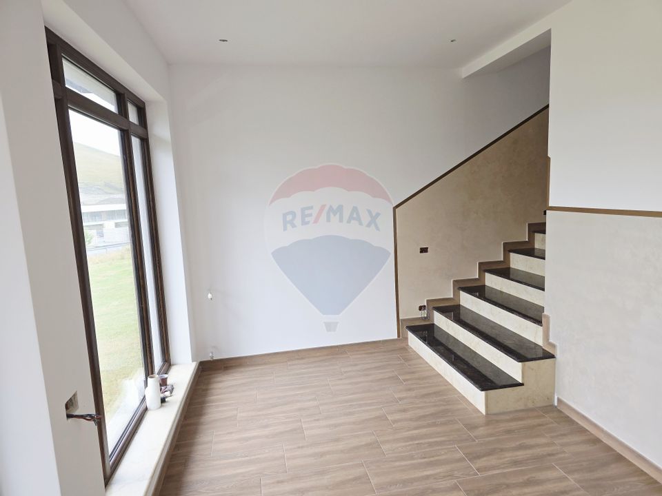 Casa  si  teren zona Balaurul