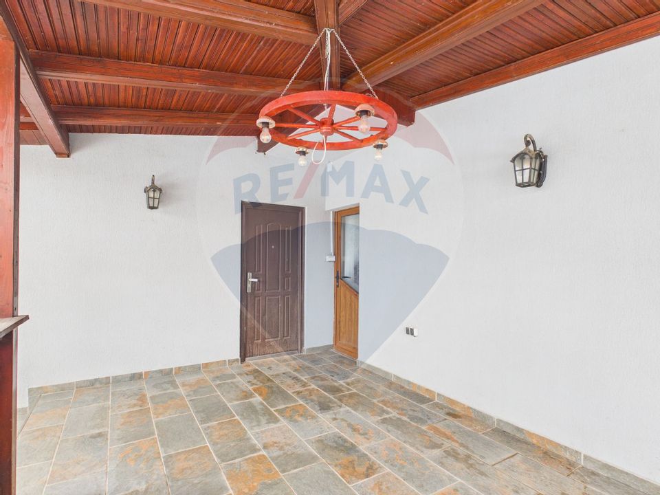 Apartment for sale in villa with courtyard in Ulmi village