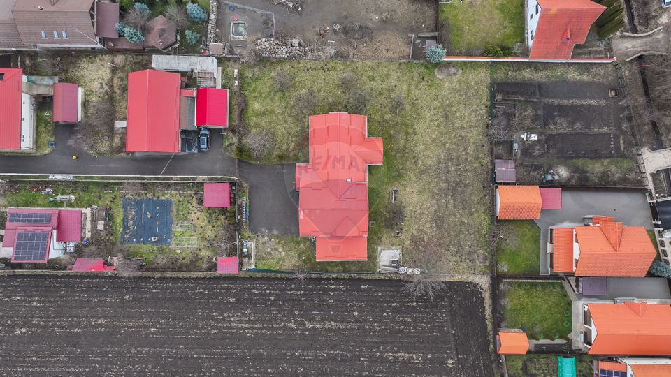 COMISION 0|VILA  STUPINI – 1.400 MP TEREN, 295 MP UTILI