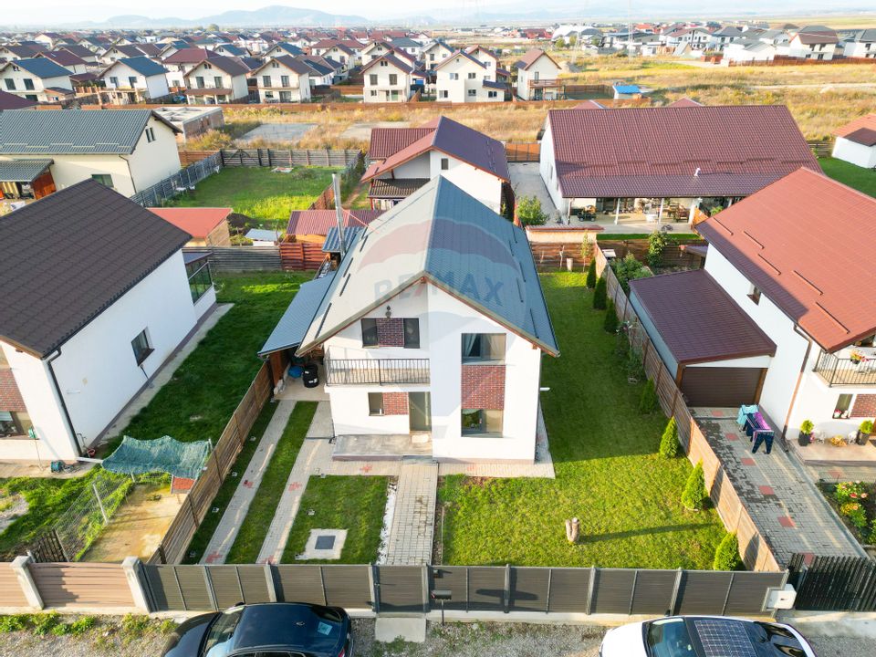 Comision 0%! | Proprietate cu terasa, semineu | 400 mp teren, Izvor!