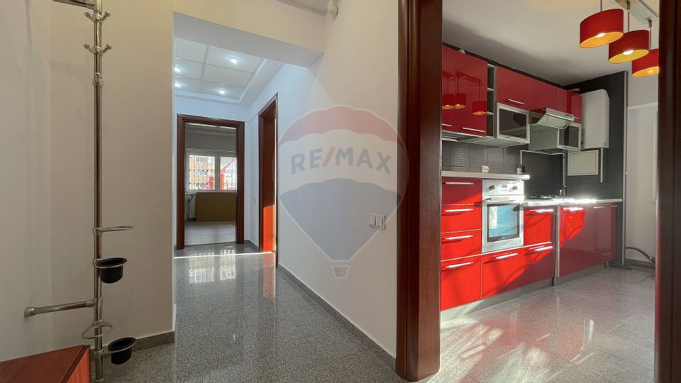 Apartament cu 3 camere de închiriat în zona ITC, etaj 1!