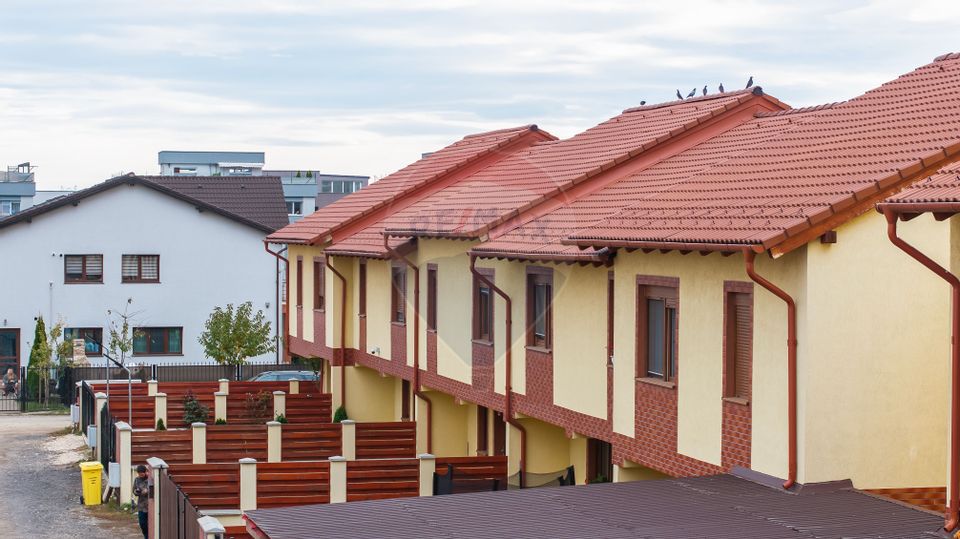 Comision 0 | Casă înșiruită de vânzare în Sânpetru