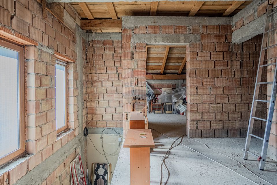 Casa de vanzare 7 camere | CURTE 953 mp | Colonia 1 Mai | COMISION 0 |