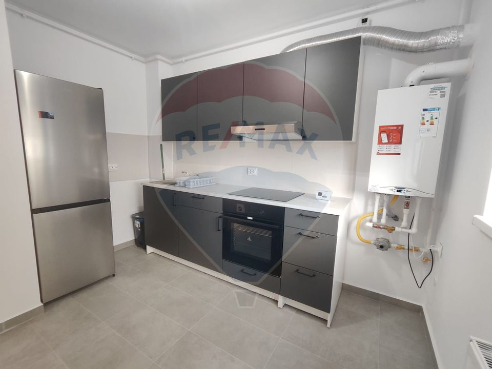 Apartament cu 2 camere de închiriat în zona Republica