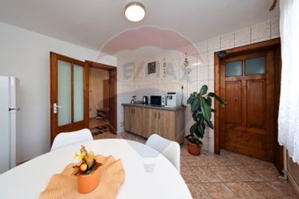 8 room House / Villa for sale, Central area