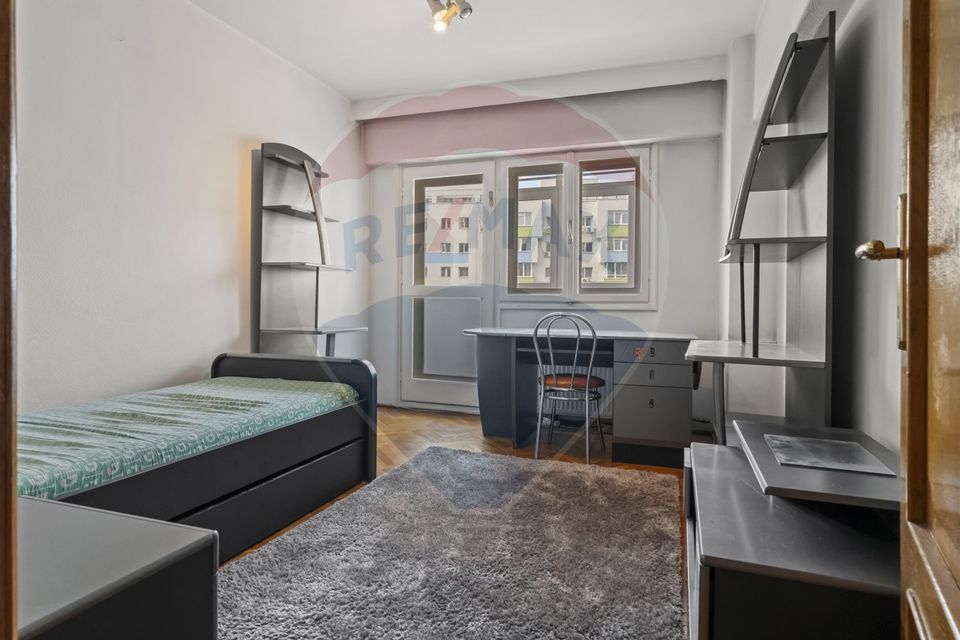 Apartament cu 5 camere de închiriat-Calea 13 septembrie.