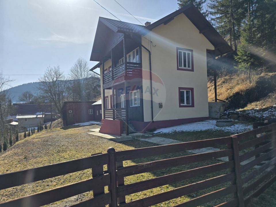 Casă / Vilă cu 5 camere de vânzare