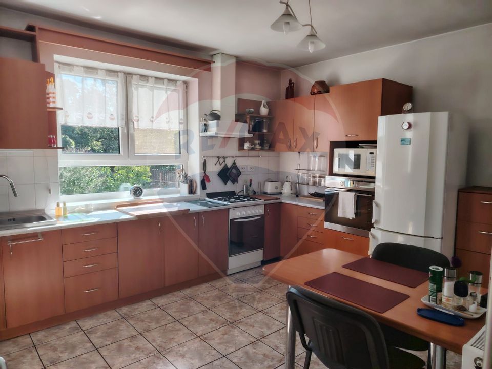 8 room House / Villa for sale, Central area