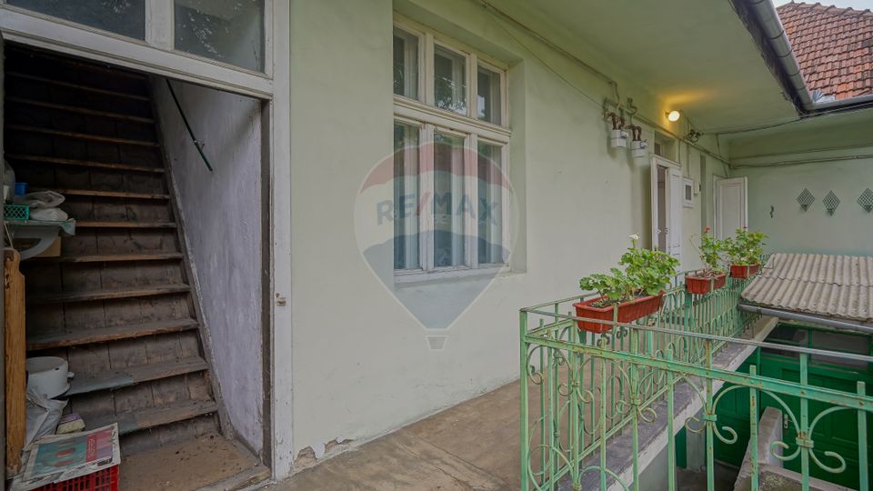8 room House / Villa for sale, Brasovul Vechi area