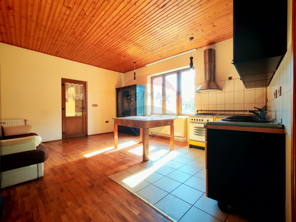 Casă spațioasă cu panoramă superbă+garsonieră separată, venit pasiv.