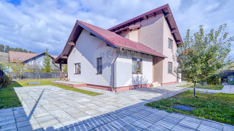 Casă individuală de vânzare, curte generosă, lângă Lempeș, Sânpetru