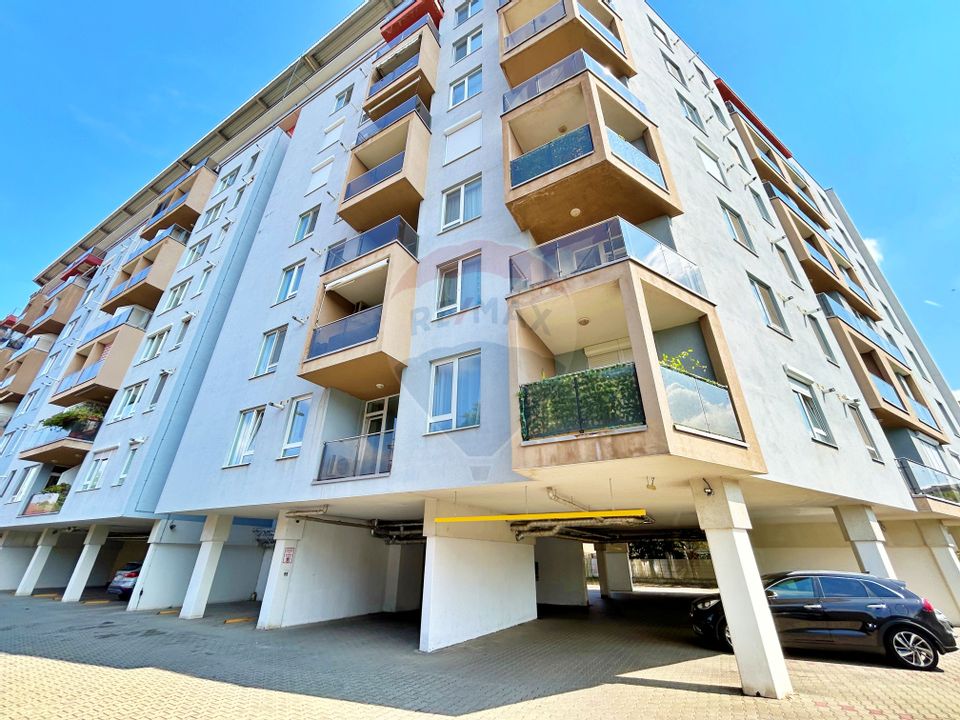 Apartament cu 3 camere de vânzare pe Calea Romanilor (Via Romana)