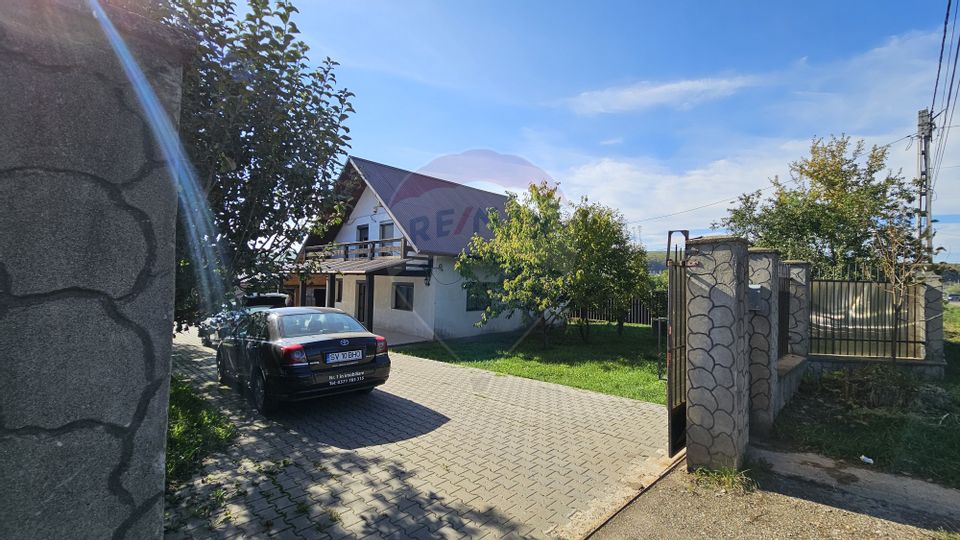 Casă / Vilă cu 5 camere, teren 2300mp de vanzare in Patrauti, Suceava