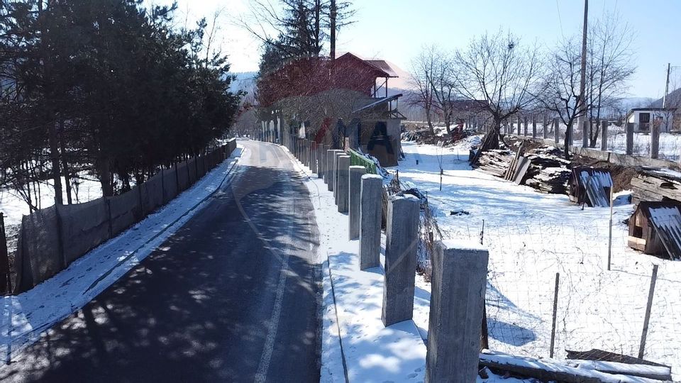 Teren intravilan 1081 mp + construcție 230 mp – Gura Humorului,
