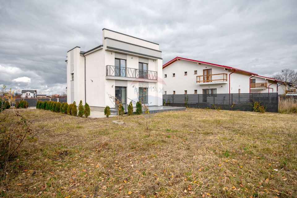 Casă nouă în Stupini: 4 camere, 3 băi și teren generos de 600 mp