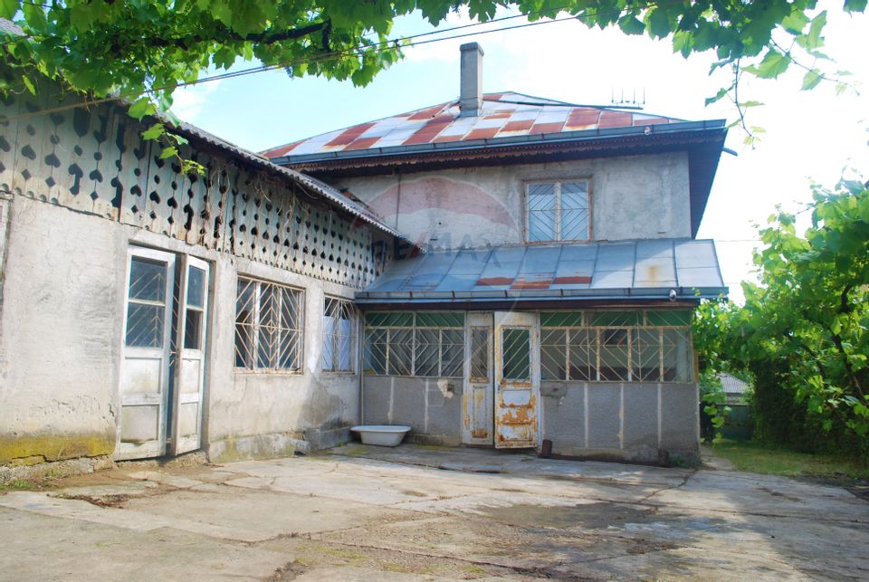 Casă / Vilă cu 6 camere de vânzare in Valea Mică, Bacău