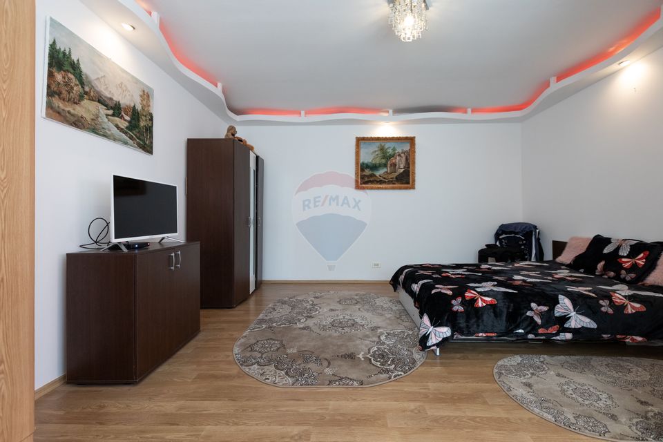 Casă / Vilă cu 6 camere de vânzare