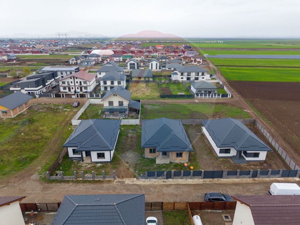 Casă spațioasă de vânzare | 4 camere | 120 mp util - 500 mp teren