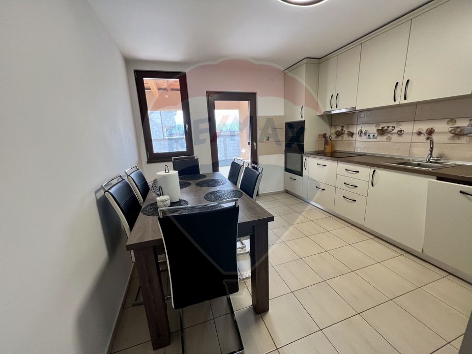 8 room House / Villa for sale