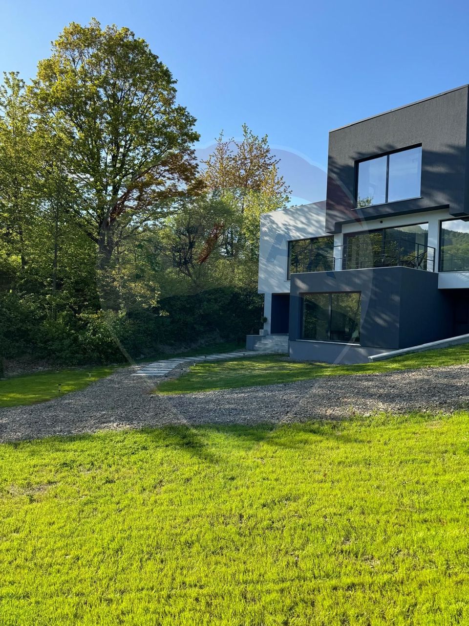 280sq.m Special Property for sale