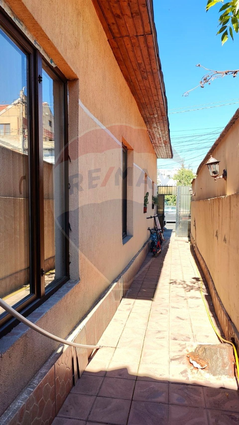 Casă cu 3 camere de vânzare in Constanta Zona Bd Mamaia