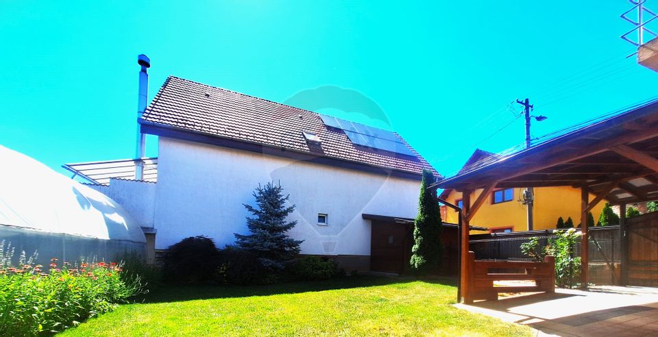 Vilă moderna cu gradina frumoasa, in zona Trei Stejari