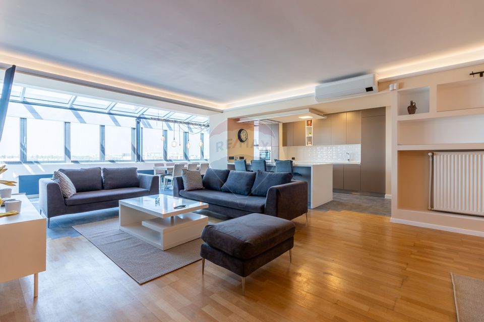 Penthouse panoramic view in Green Lake Residence