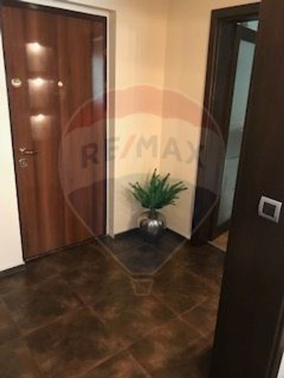 Apartament 2 camere de închiriat, str. Lunga