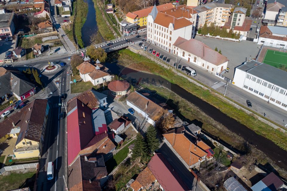 Spațiu comercial de vanzare central,Hateg jud. Hunedoara