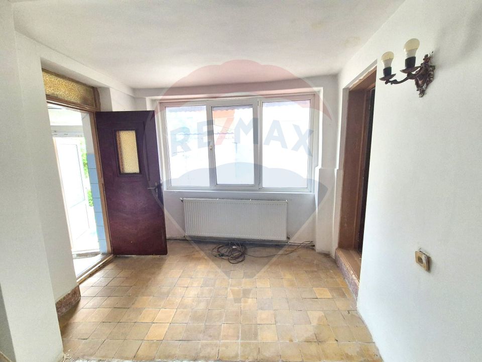 Casa de vanzare pretabila locuinta sau afacere | 13 Septembrie