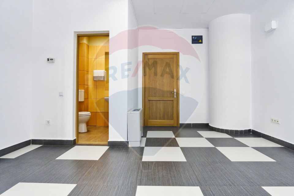 121sq.m Office Space for rent, Central area