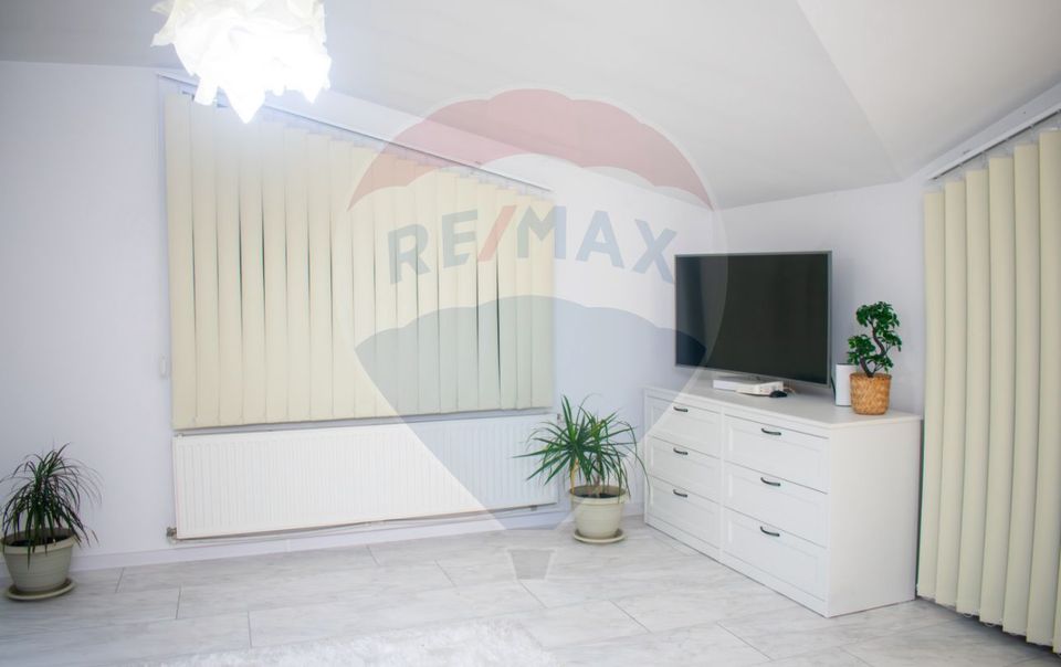 Casă / Vilă cu 5 camere de vânzare