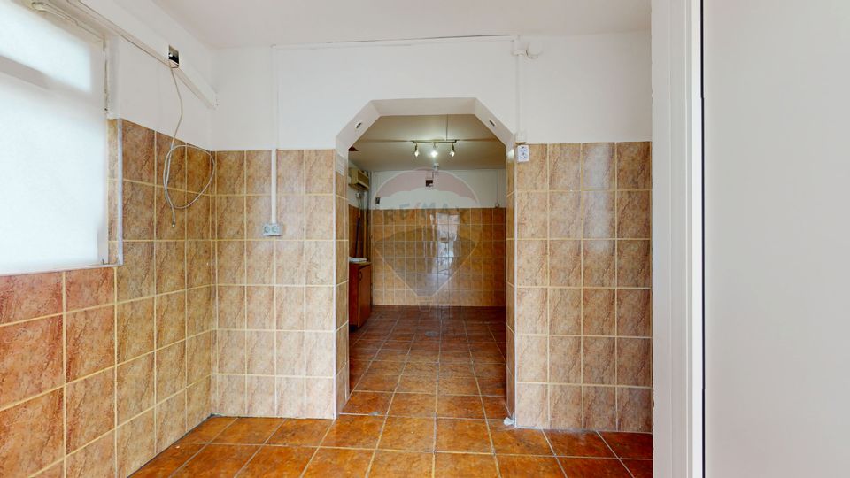 18sq.m Commercial Space for rent, Florilor area