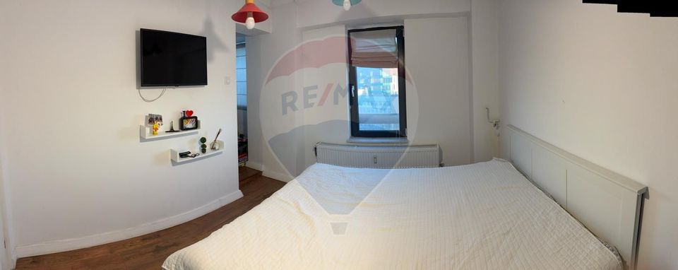 Apartament cu 4 camere de vânzare în zona Central