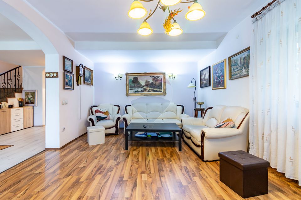 Casă / Vilă cu 5 camere de vânzare Popesti-Leordeni