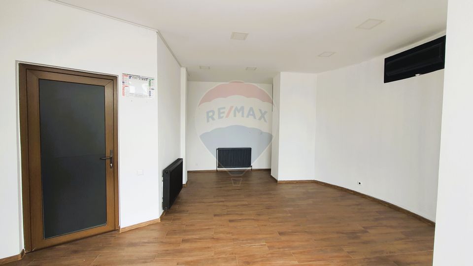 37sq.m Commercial Space for rent, Tiglina 2 area