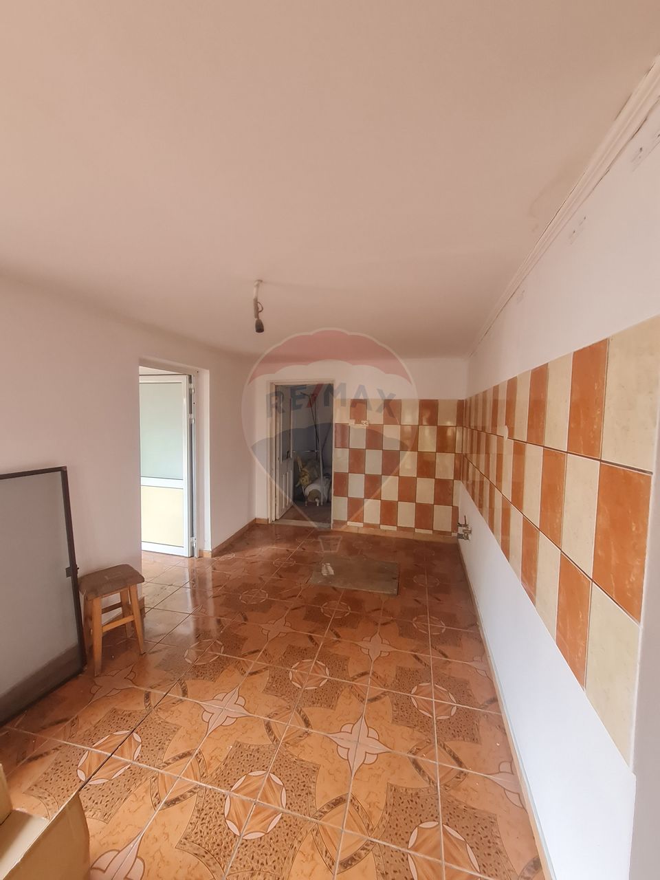 Casă cu 7 camere de vânzare in apropiere de Focsani