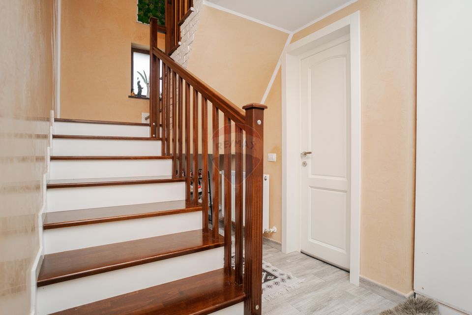 4 room House / Villa for sale