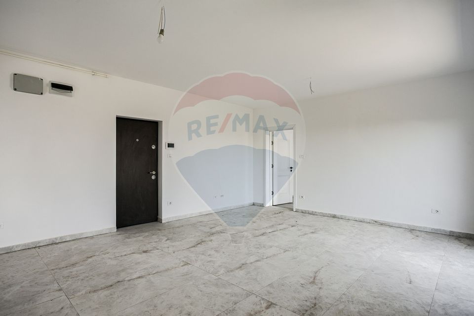 Apartament Nou 3 camere de vânzare zona Gradiste