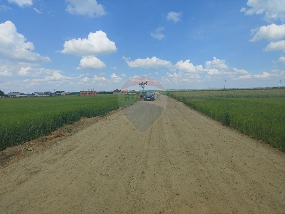 Teren intravilan 6,600mp Dumbraveni / Strada Principala spre Veresti