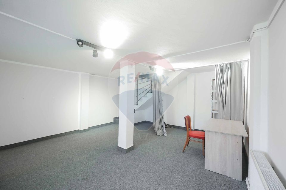 Spațiu comercial de închiriat în zona Costaforu, Centru Civic