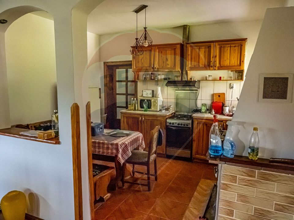 Vila / Pensiune cu 20 camere de vânzare în Câmpulung Moldovenesc, SV