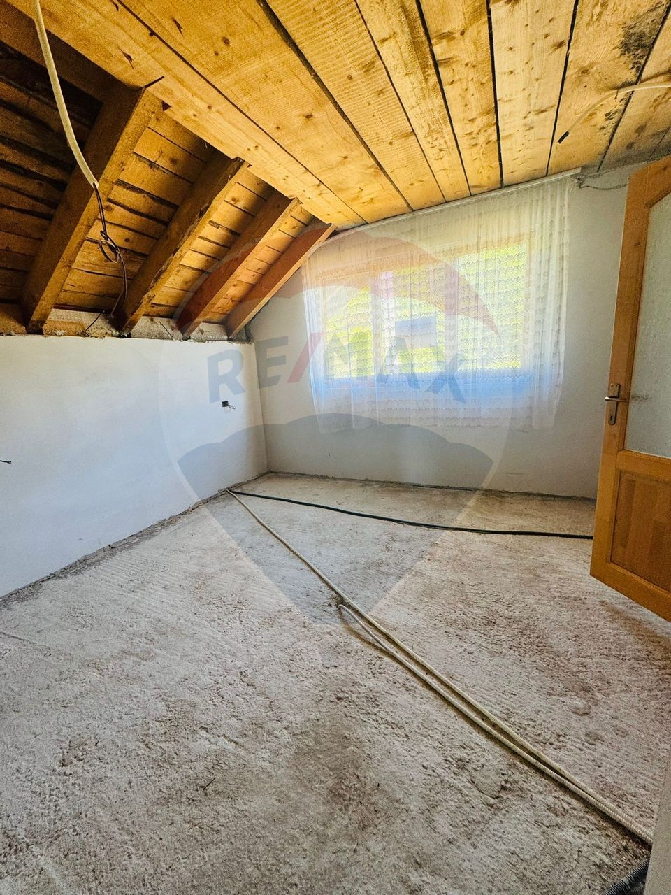 Casă / Vilă cu 5 camere de vânzare