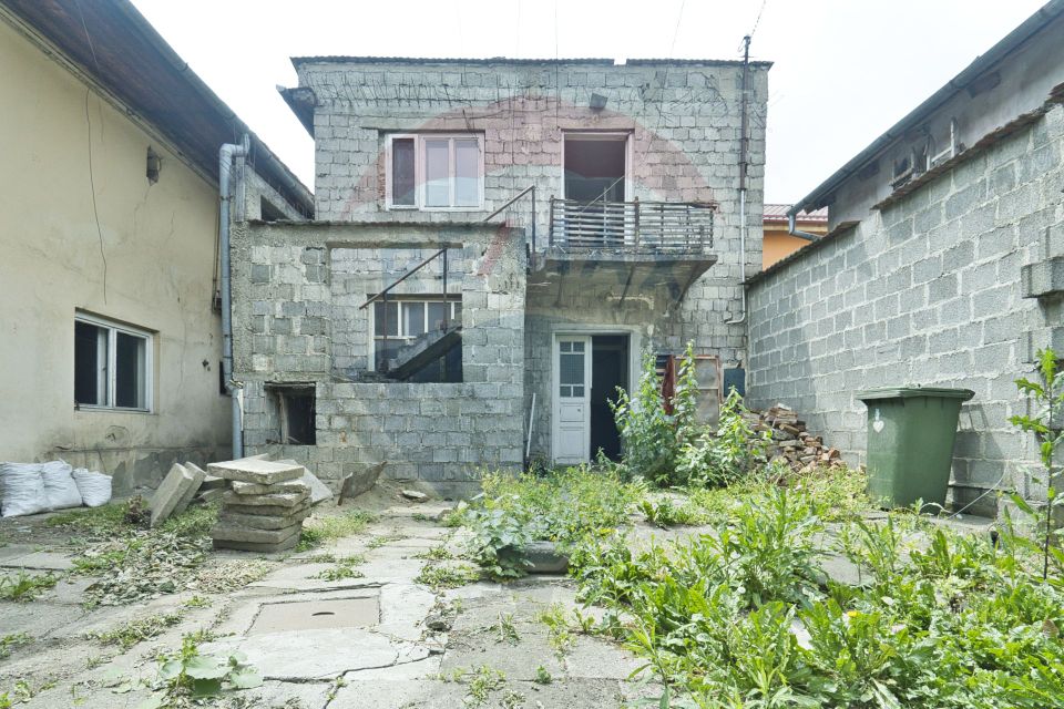 7 room House / Villa for sale, Aurel Vlaicu area