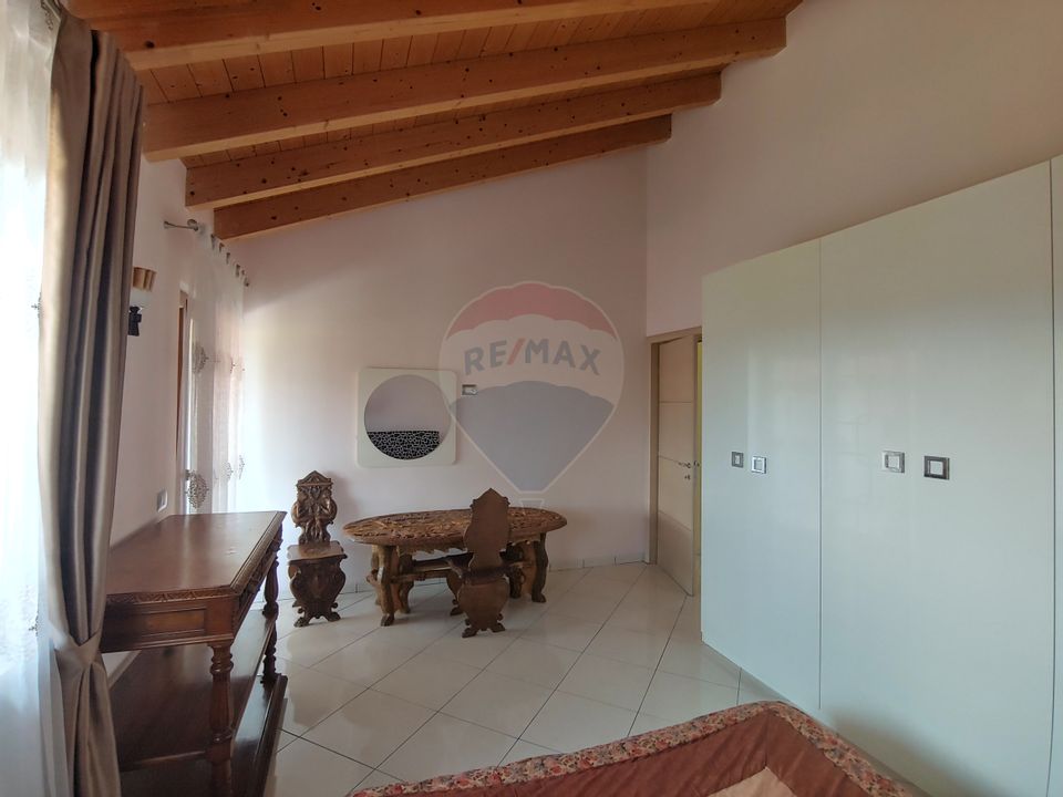 Casă / Vilă de lux cu 5 camere de vânzare în Vadu Moldovei, Suceava