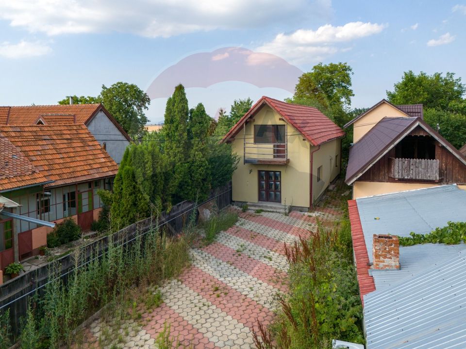 Vilă cu 3 camere de vânzare în Sacele