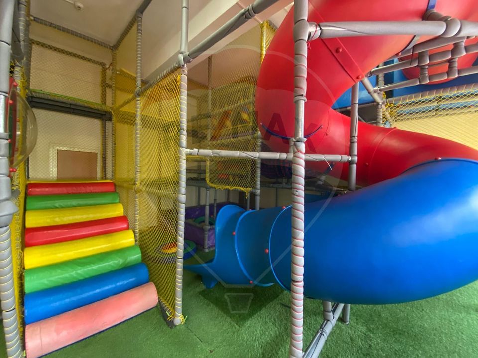 Închiriez loc de joacă + sală evenimente, spațiu versatil activități