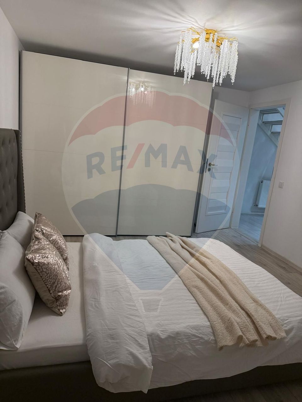 3 room Apartment for sale, Tractorul area