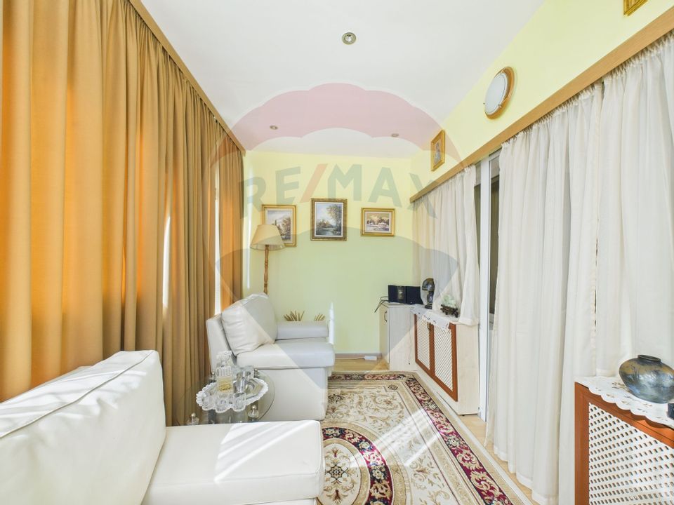10 room House / Villa for sale, Central area